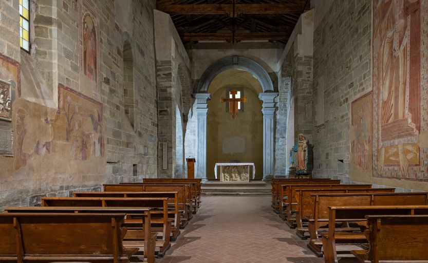 badia-santa-maria-montepiano-navata-affrescata-ph-space